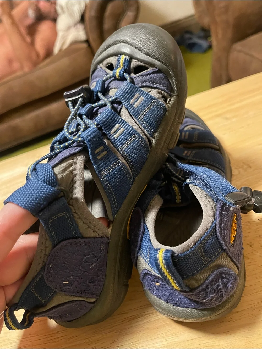 Keen Boy’s Logo Toe Cap Outdoor Water Sandals Size 2